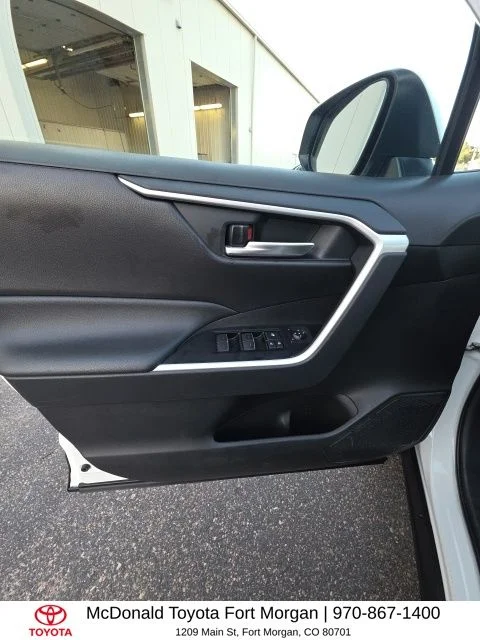 Used 2025 White Toyota XLE image 12
