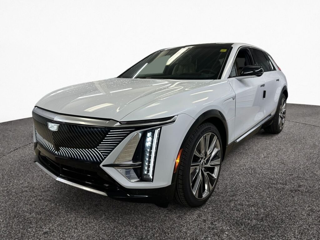 New 2026 Vibrant White Tricoat Cadillac Signature Luxury image 32