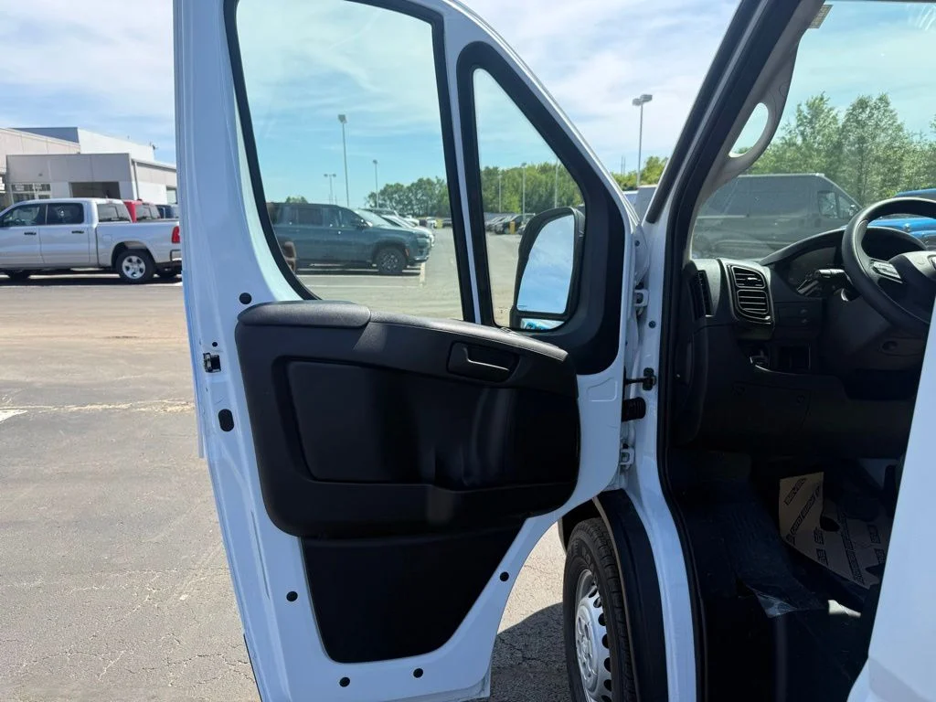 New 2026 Bright White Clear-Coat Exterior Paint RAM Low Roof image 11