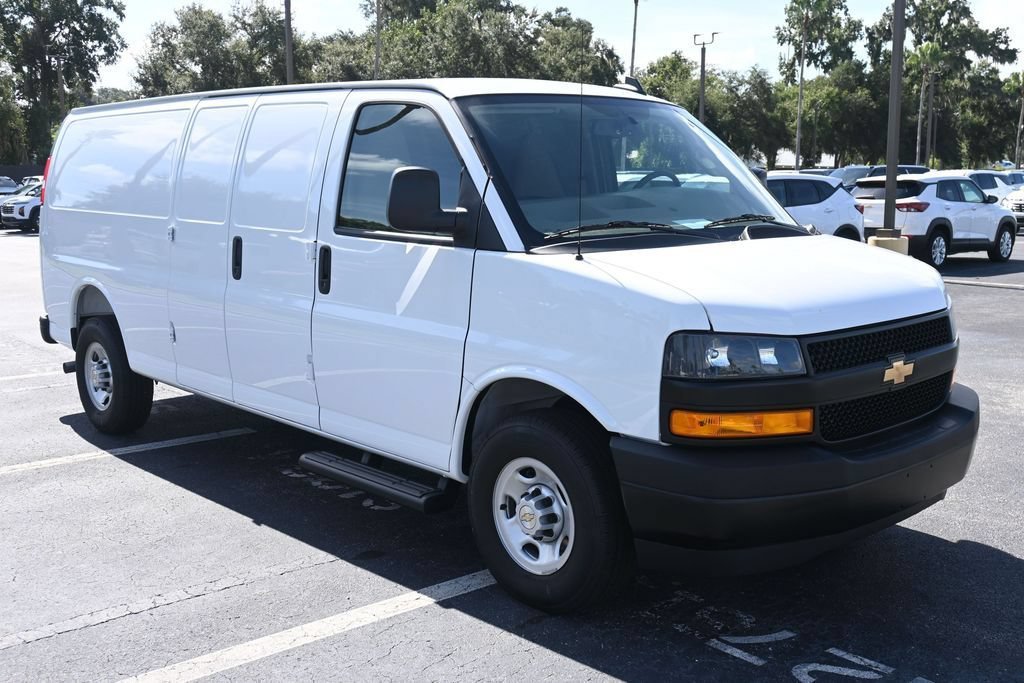 2025 Chevrolet Express Cargo Work Van - Photo 7