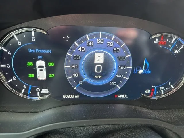Certified Used 2019 BLACK RAVEN Cadillac Premium Luxury image 6