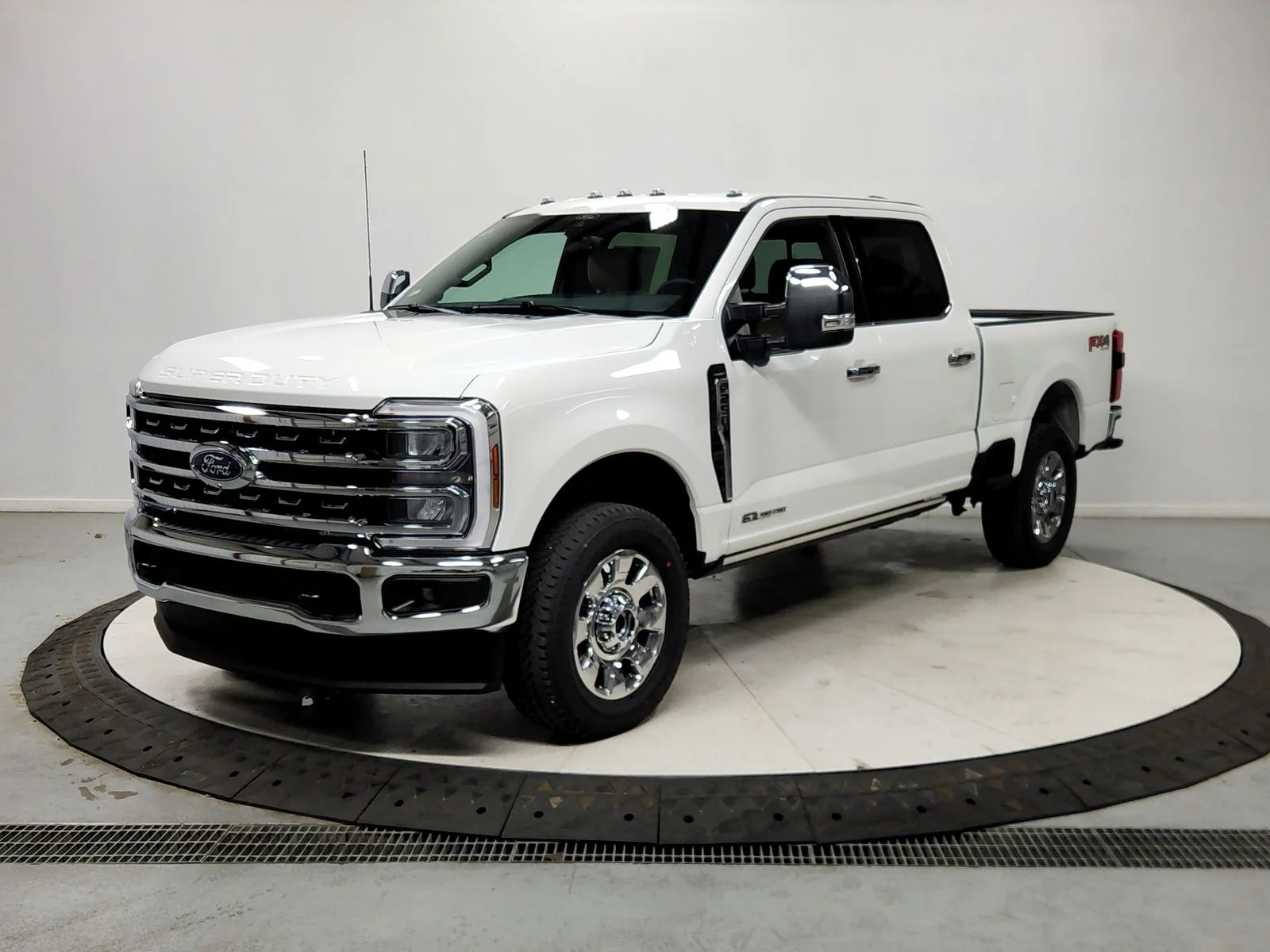 New 2026 Star White Metallic Tri-Coat Ford F-250® Lariat® image 3