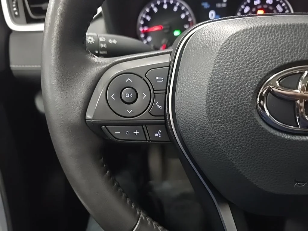 Used 2022 Gray Toyota XLE image 21