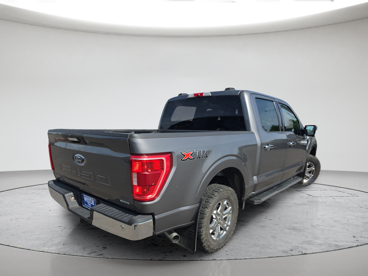 Used 2021 Gray Ford XLT image 4