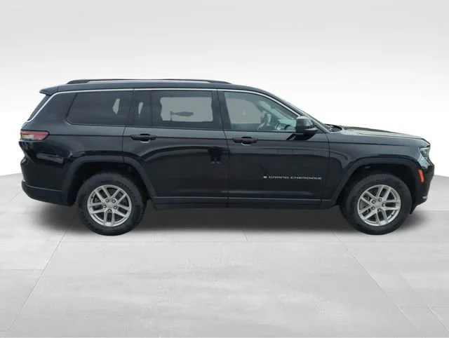Used 2023 Black Jeep Laredo 4x4 image 8