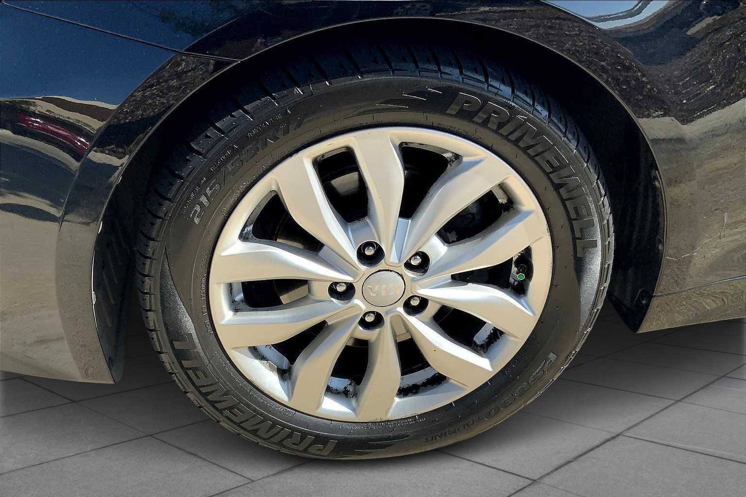 Used 2015 Ebony Black Kia EX image 11