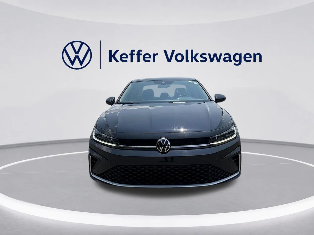 Used 2025 Black Volkswagen 1.5T SE image 8