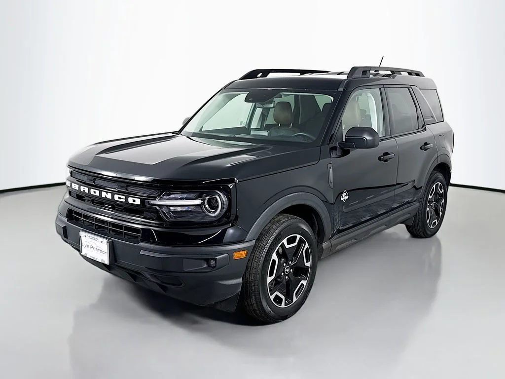 Used 2022 Shadow Black Ford Outer Banks image 1