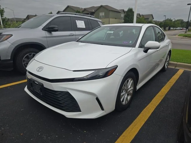 Used 2025 White Toyota LE image 3