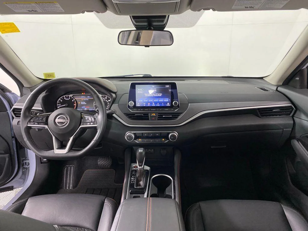 Used 2023 Pearl Nissan 2.5 SR image 3