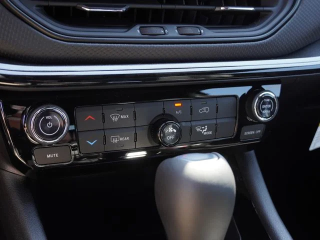 New 2026 Fathom Blue Pearl-Coat Exterior Paint Jeep Latitude image 24