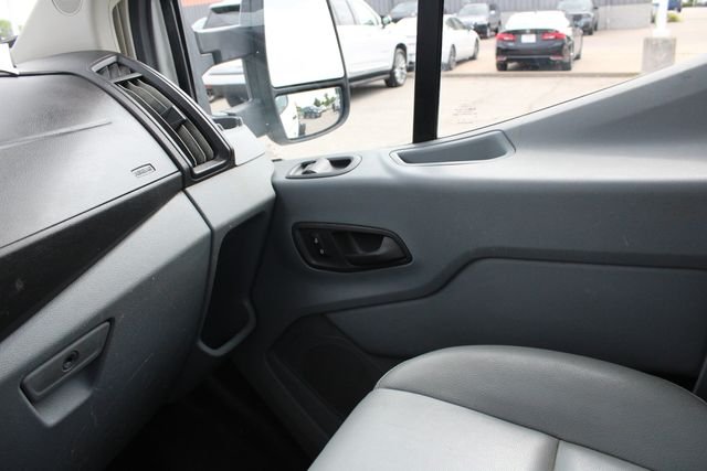 Used 2018 Oxford White Ford Base image 21