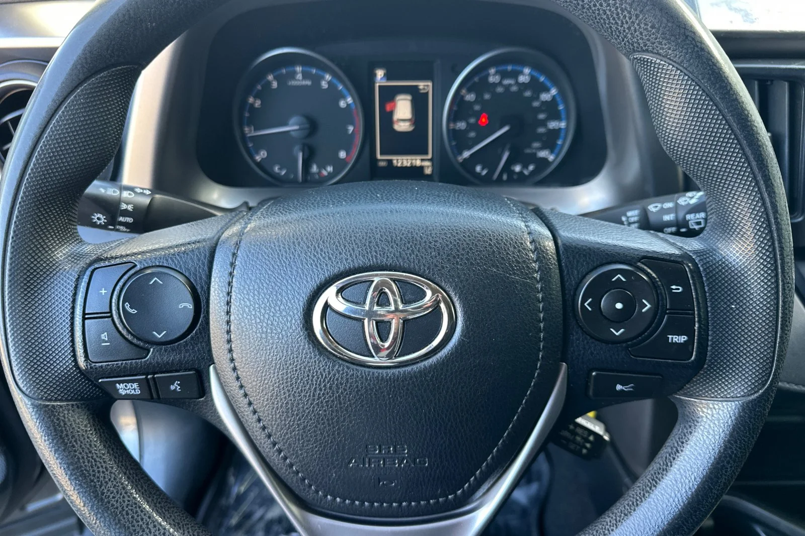 Used 2018 Gray Toyota LE image 19