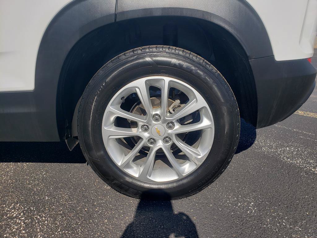 Used 2024 Summit White Chevrolet LS image 27