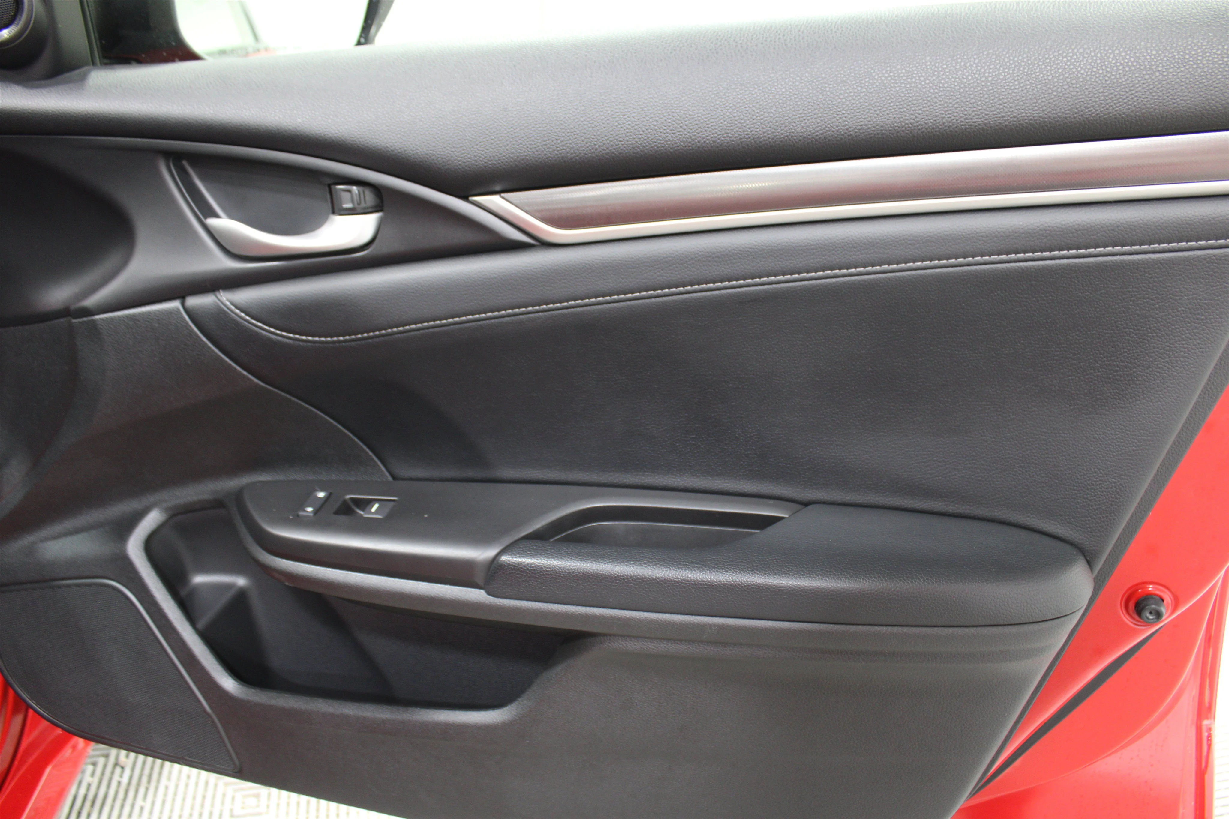 Used 2019 Red Honda EX-L image 24