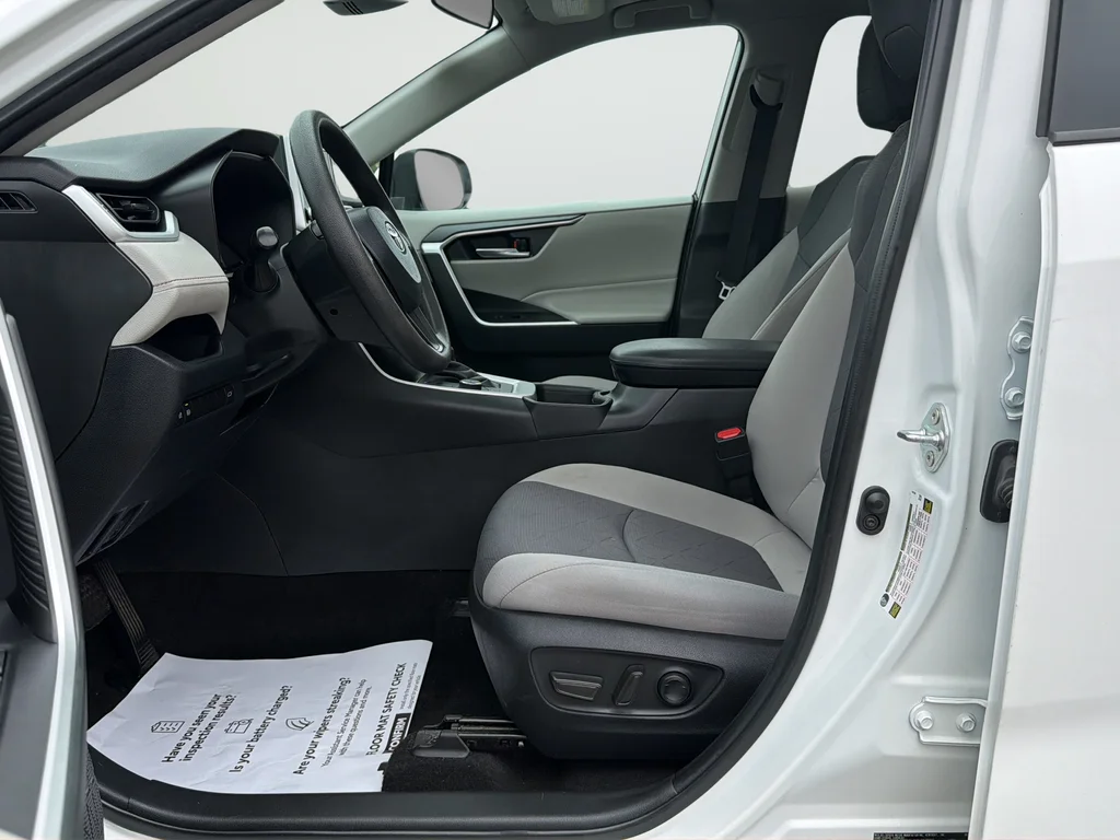 Used 2023 White Toyota XLE image 10