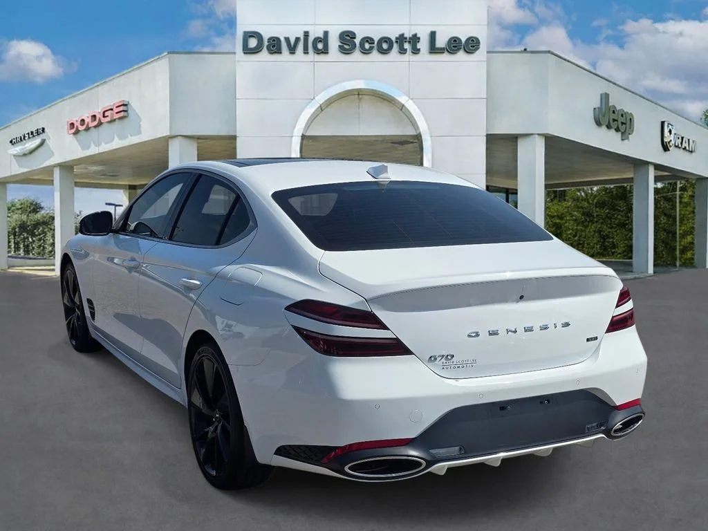 Used 2023 White Genesis 3.3T image 8