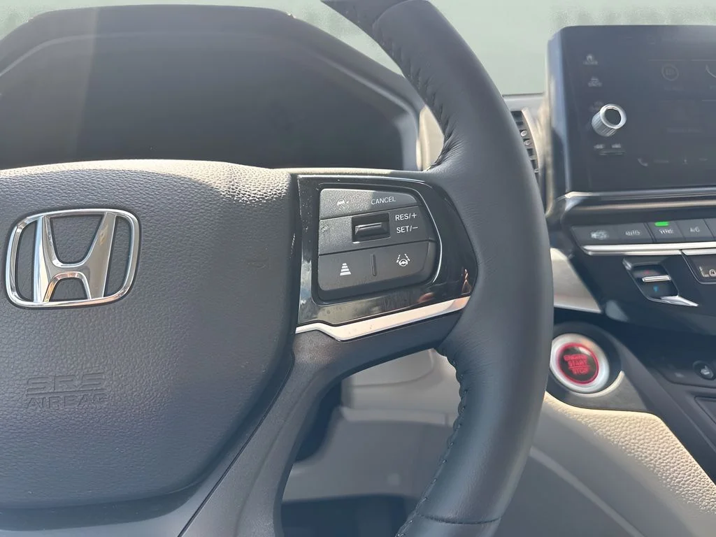 Used 2025 Gray Honda EX-L image 16