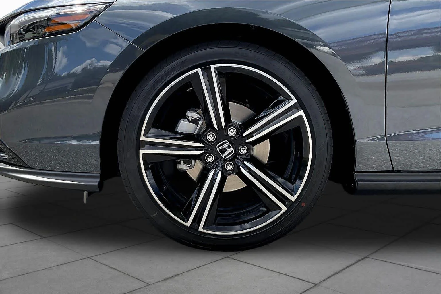 New 2026 Meteorite Gray Metallic Honda SE image 11