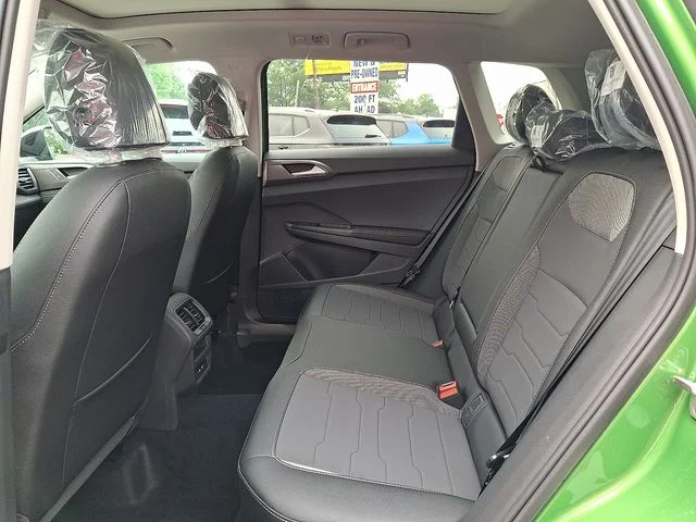 New 2026 Green Volkswagen 1.5T SE Black image 6