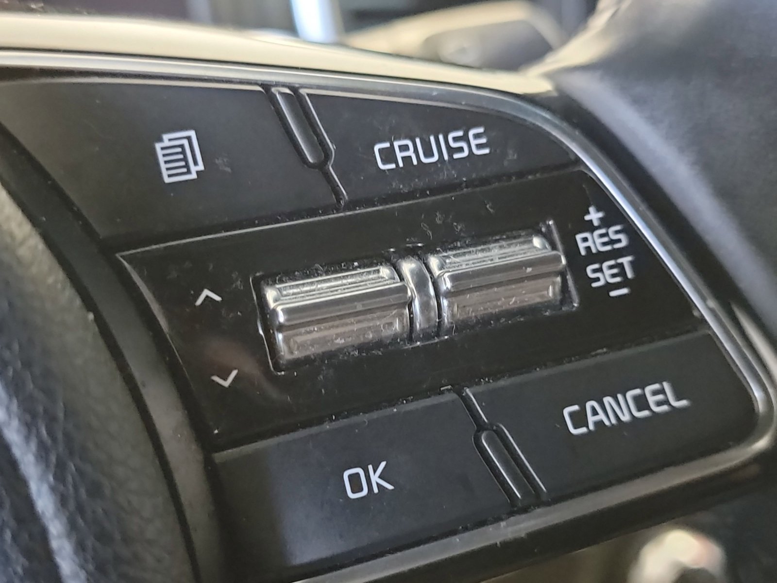 Used 2021 Black Cherry Kia S image 32