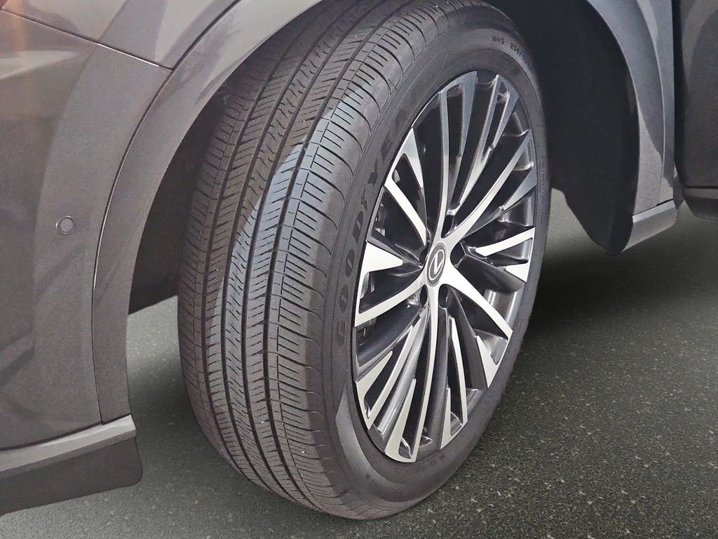 Certified Used 2025 Gray Lexus 350h Premium Plus image 31