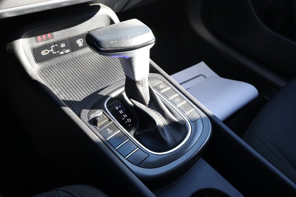 2025 Hyundai Kona SEL - Photo 25