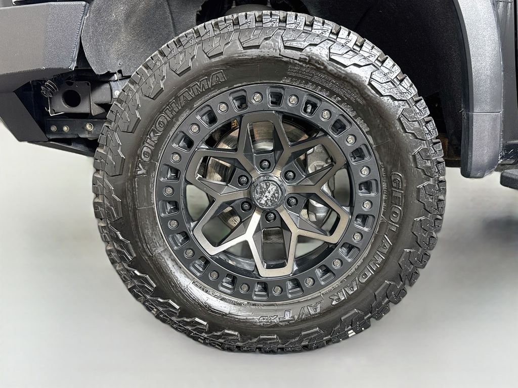 Used 2025 Black Chevrolet ZR2 image 32