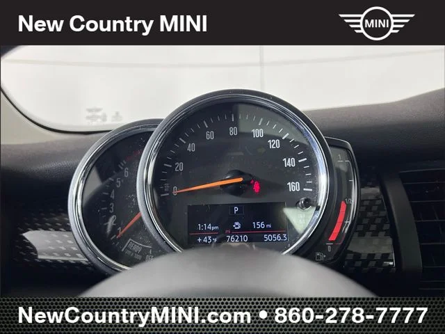 Used 2019 Green MINI  image 30