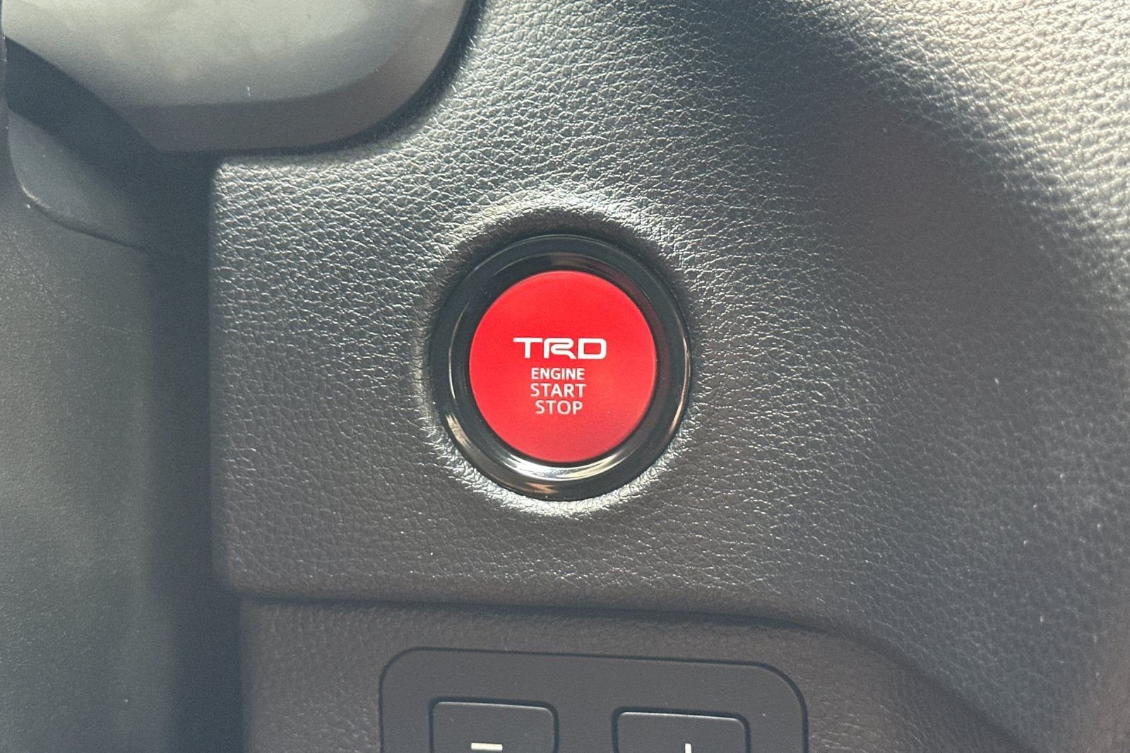 Used 2025 White Toyota SR5 image 21