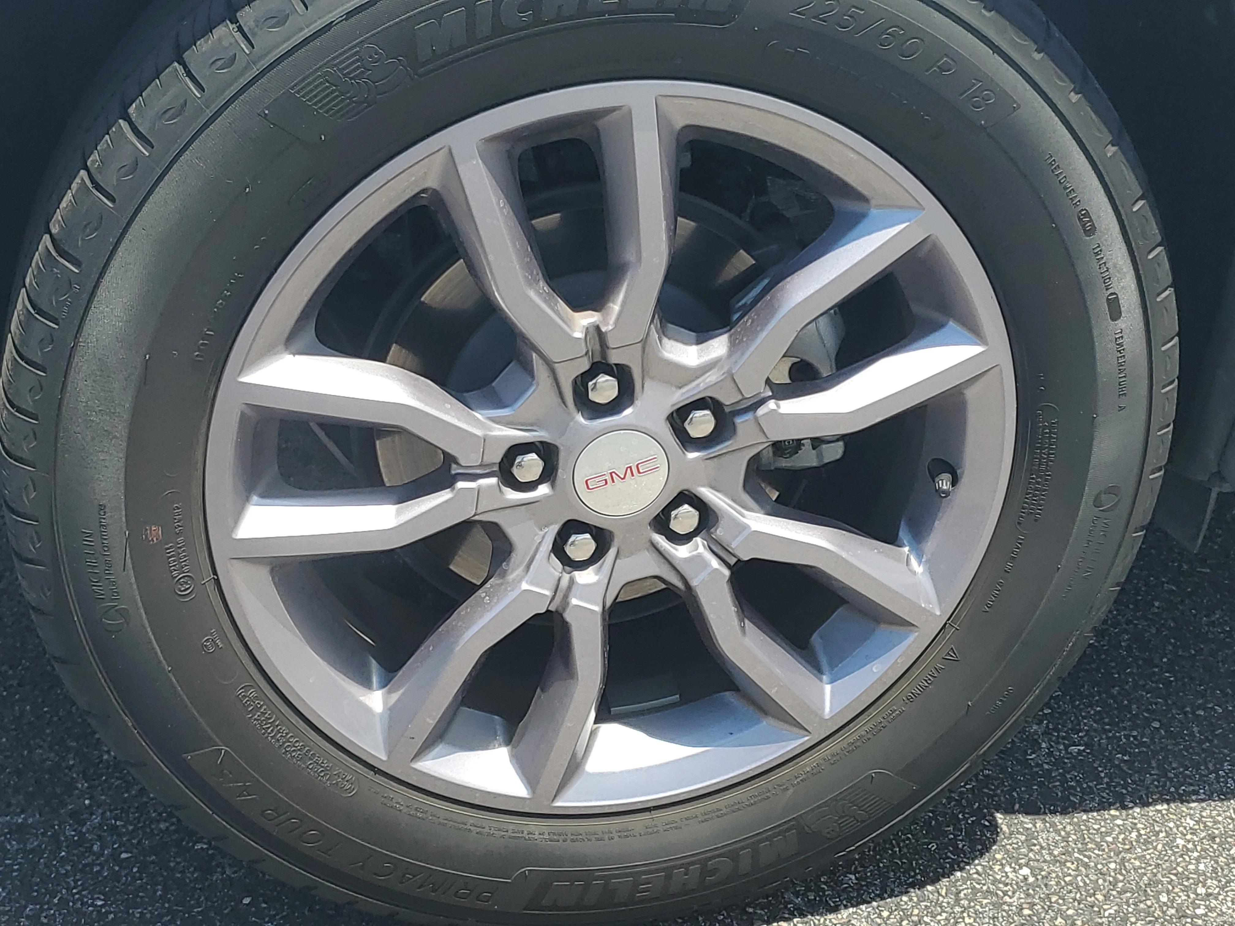 Used 2023 White Frost Tricoat GMC SLT image 9