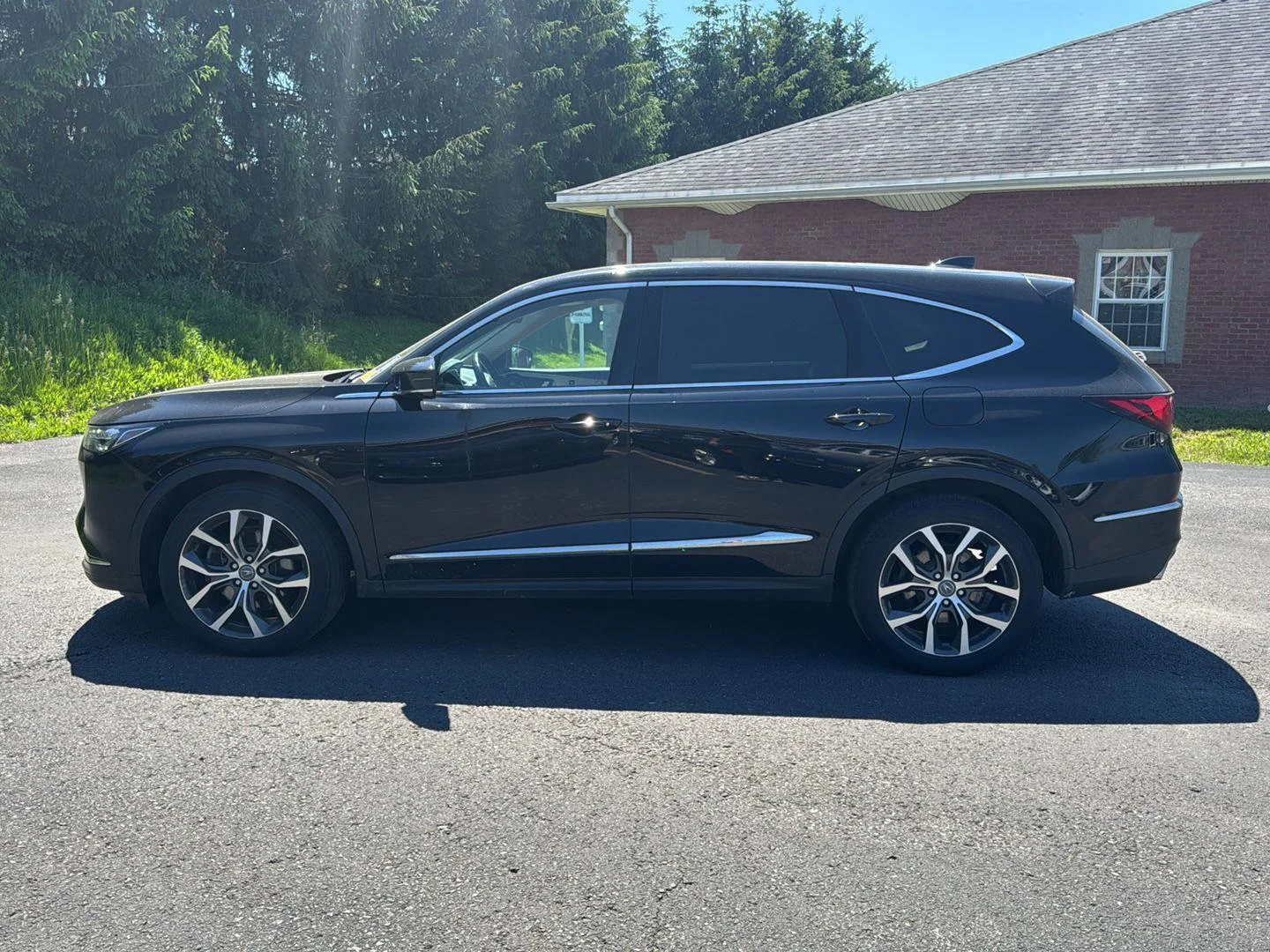 Used 2023 Majestic Black Pearl Acura SH-AWD w/Tech image 6