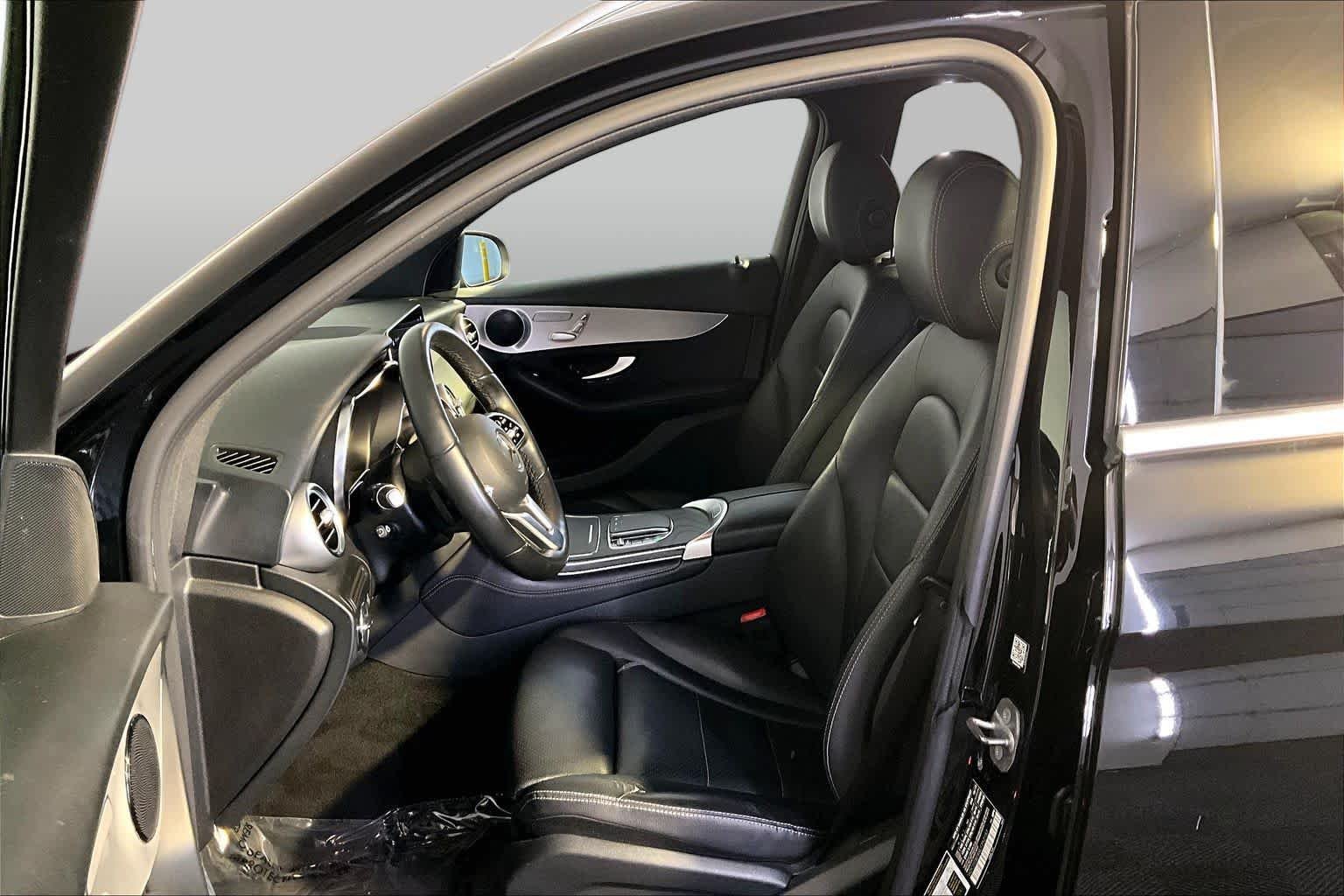 Used 2020 Black Mercedes-Benz GLC 300 image 9