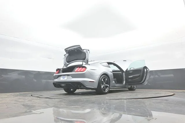 Used 2023 Silver Metallic Ford GT image 37