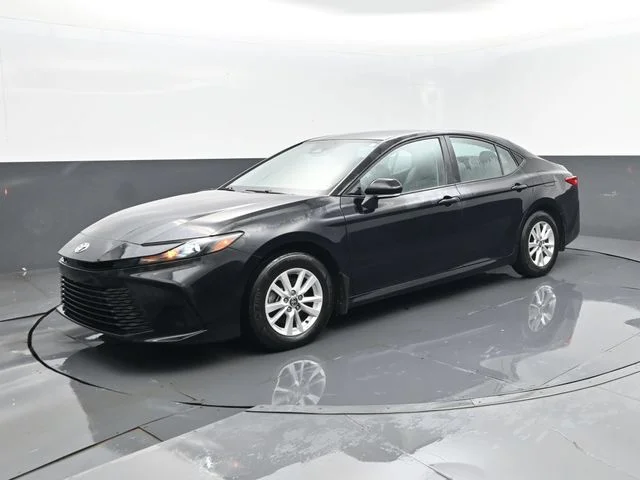 Used 2025  Toyota LE image 2