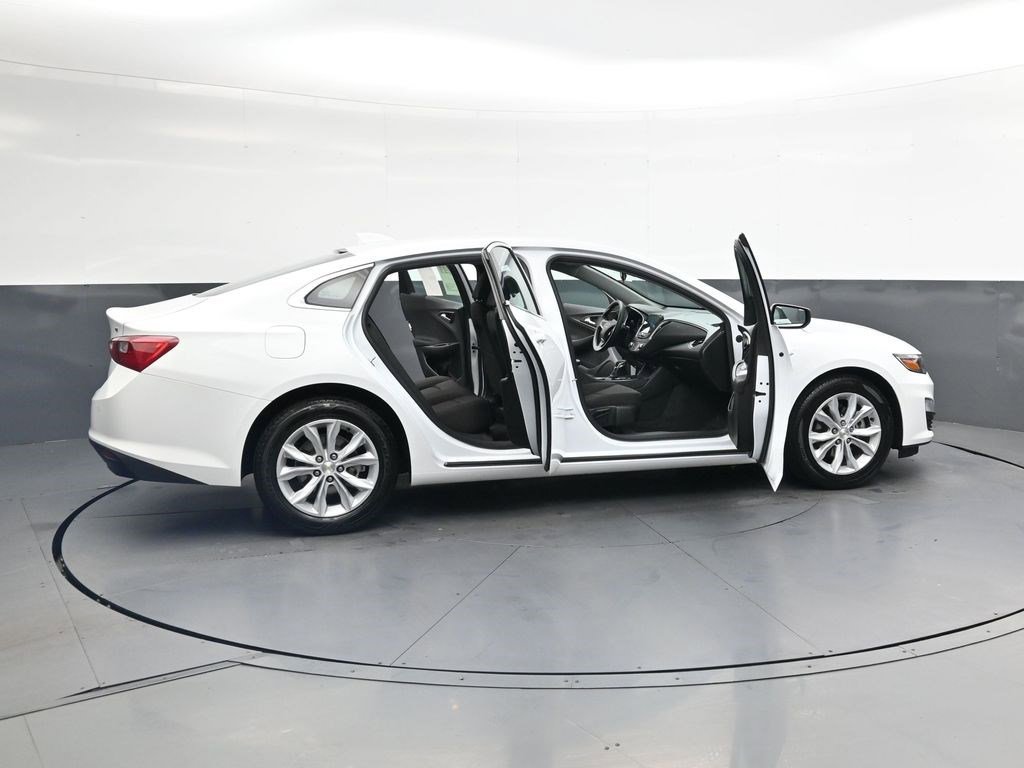 Used 2024 Summit White Chevrolet LT image 38