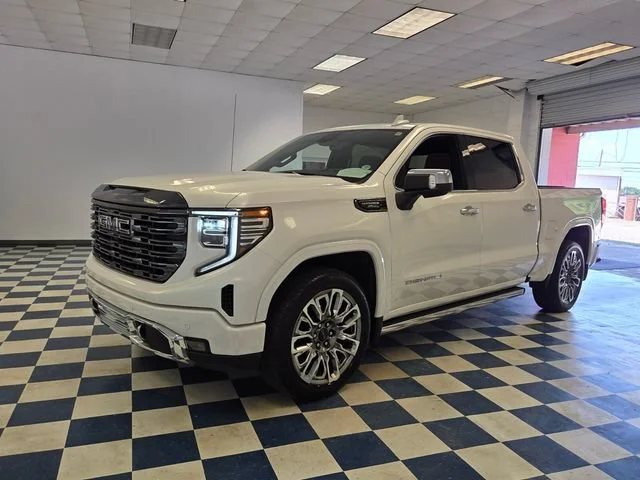 Used 2024 White Frost Tricoat GMC Denali Ultimate image 3
