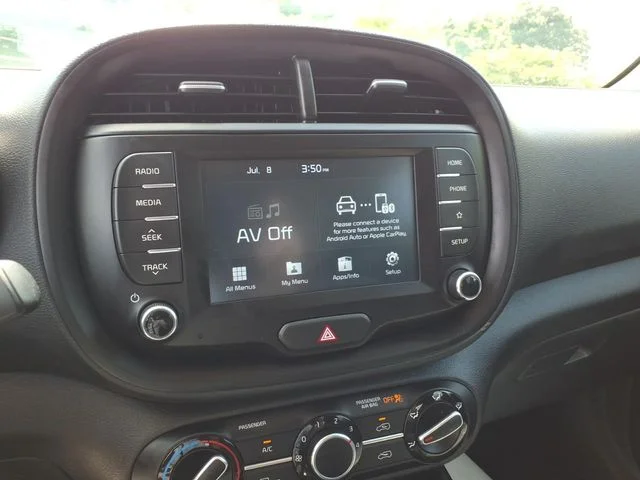 Used 2020 White Kia X-Line image 23