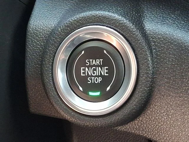 Used 2021 Red Chevrolet RS image 25