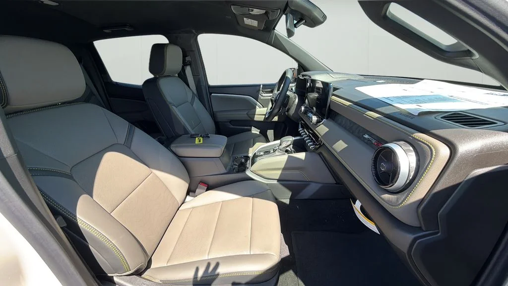 New 2026 White Chevrolet ZR2 image 13