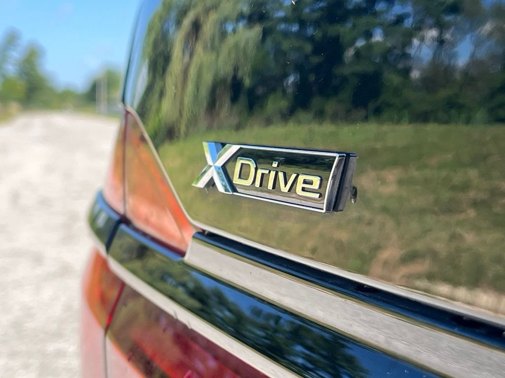 Used 2019 Black Sapphire Metallic BMW 750i xDrive image 15