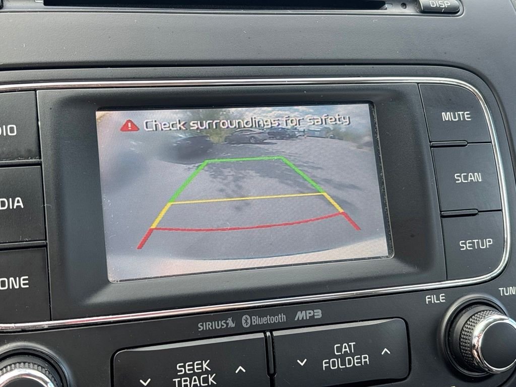 Used 2016 White Kia EX image 29
