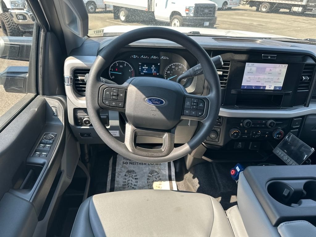 2025 Ford F-550 Super Duty Chassis Cab XL - Photo 22