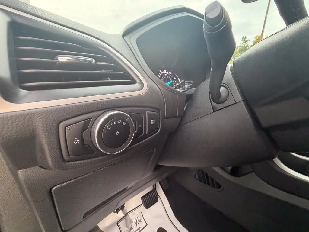 Used 2024 Silver Ford SEL image 16