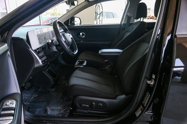 Certified Used 2024 Black Hyundai SE image 21