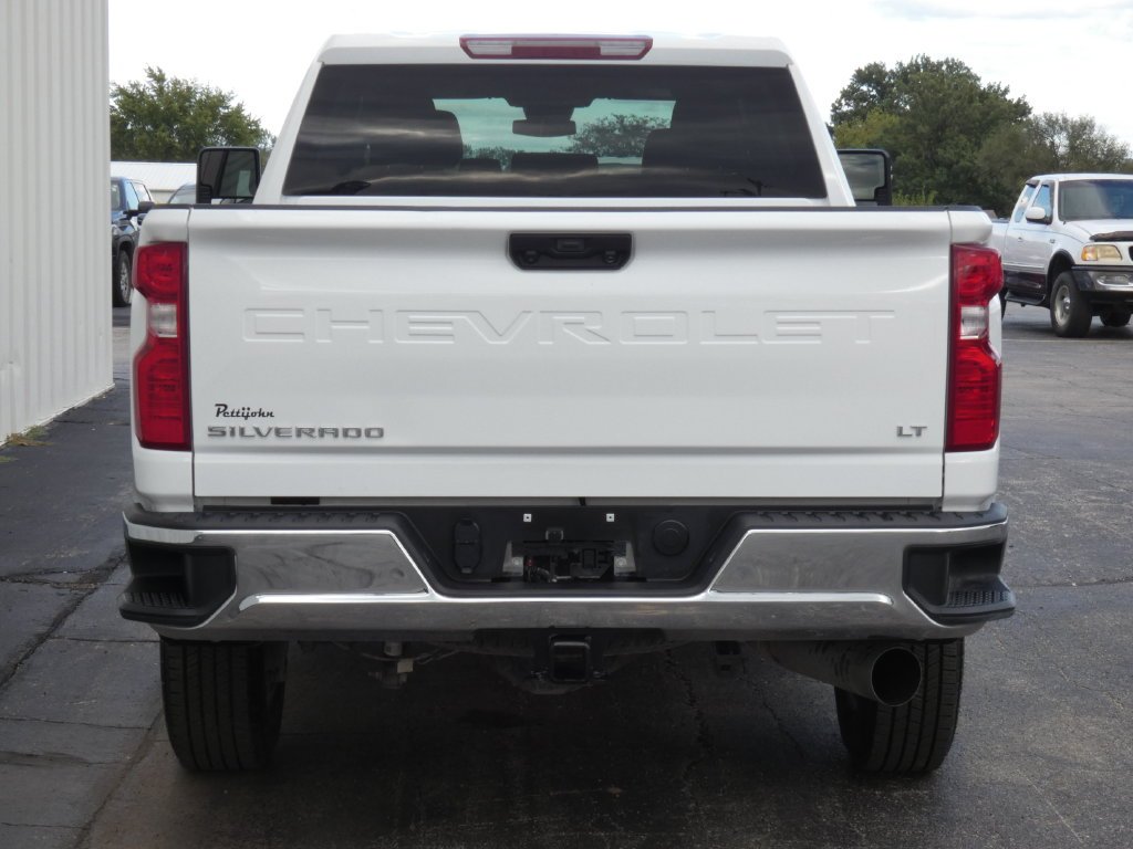 Used 2026 White Chevrolet LT image 4
