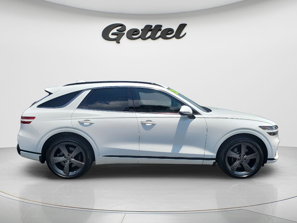 Used 2025 White Genesis 3.5T Sport image 4
