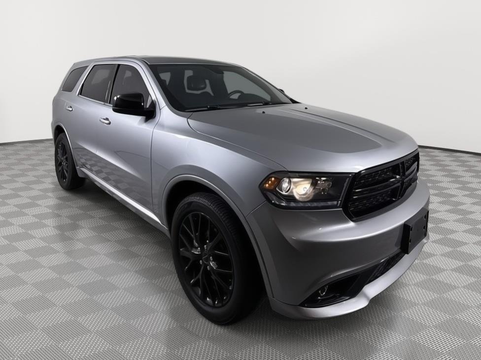 Used 2016 Billet Silver Metallic Clearcoat Dodge SXT image 1