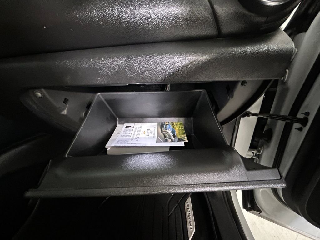 Used 2021 White Chevrolet LT image 28