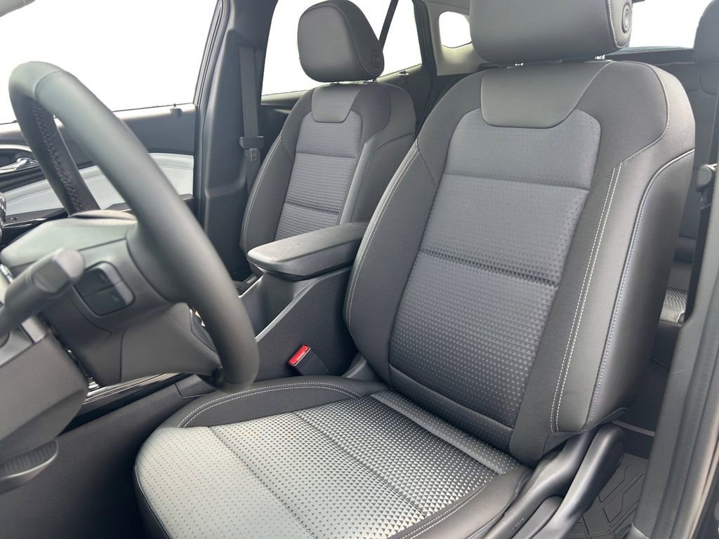 2026 Chevrolet Trax LT - Photo 26